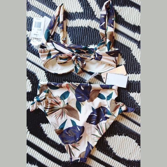 L*Space Camellia + Bummin Bottom Bikini Set NWT - Picture 5 of 10